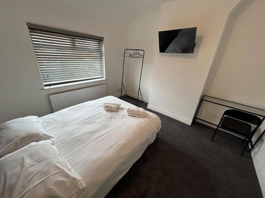Modern & Spacious 4 Bedroom Home Crewe Eksteriør bilde